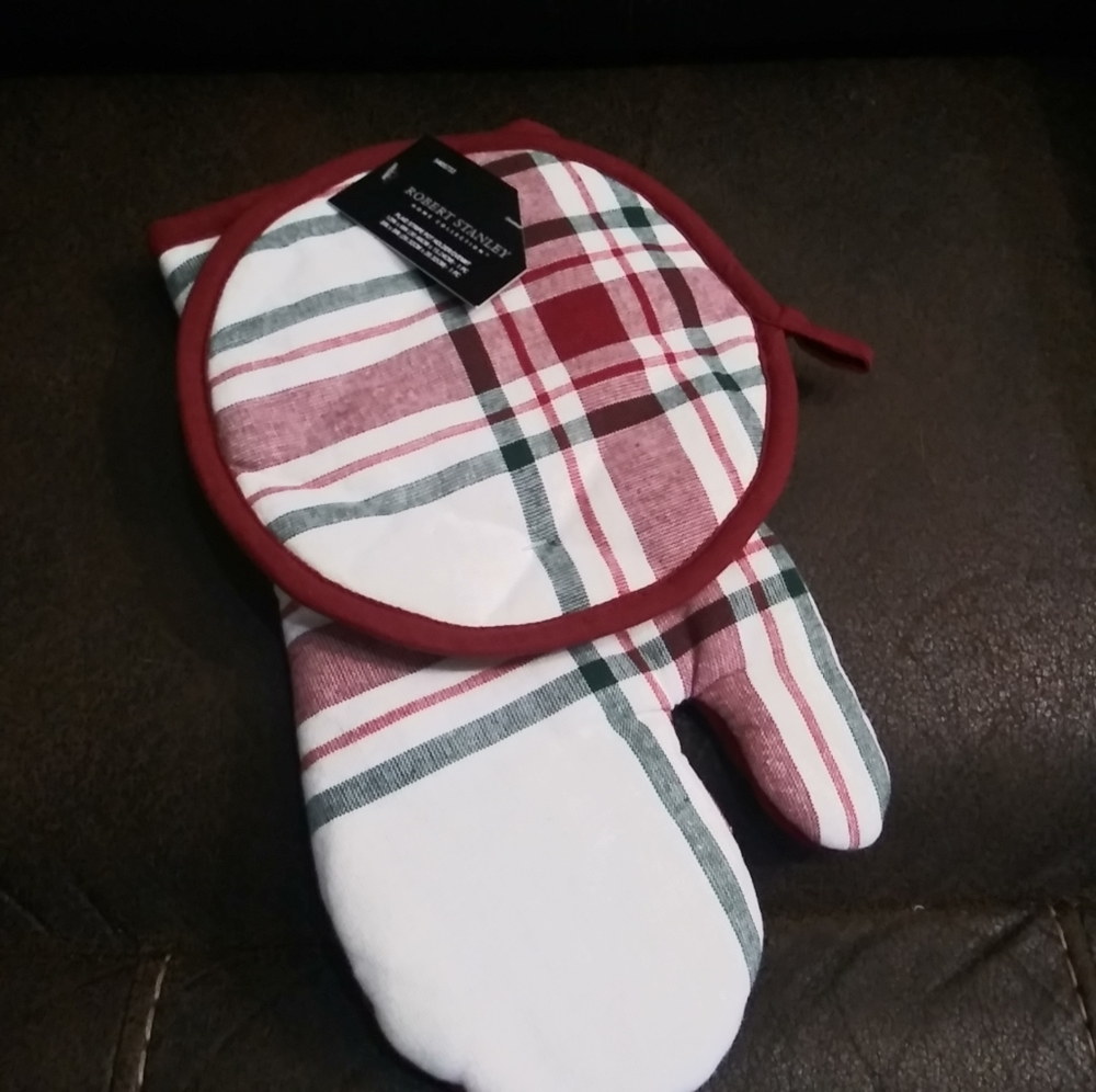Robert Stanley Home for Christmas Pot Holder/Oven Mitt Stripe Plaid Set NWT